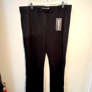 Black dress pants, brand new with tags. Size XXL.